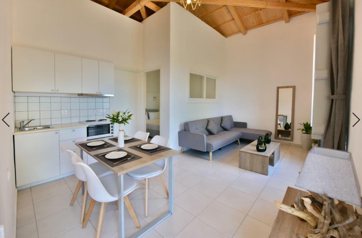 דירות הידרה Douskos Beach House מראה חיצוני תמונה